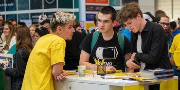 Ambassador at the FI stand at the university fair